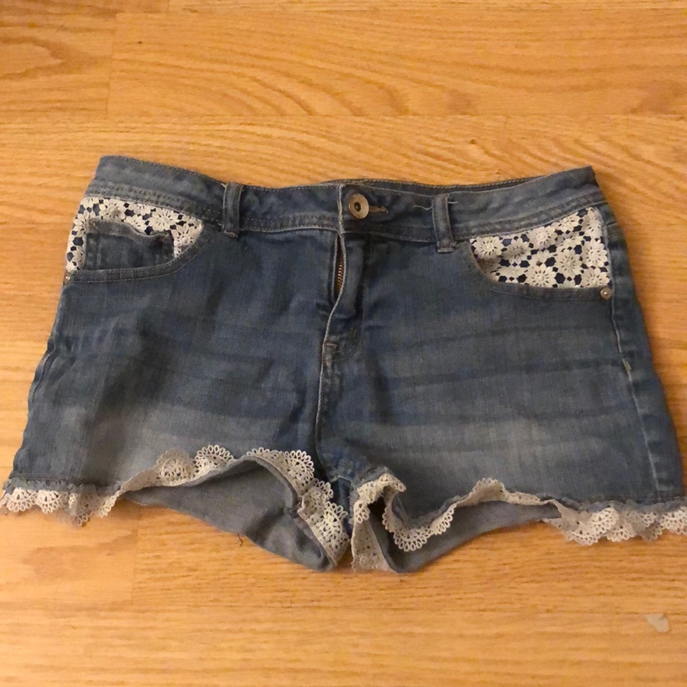 Lace Design Shorts